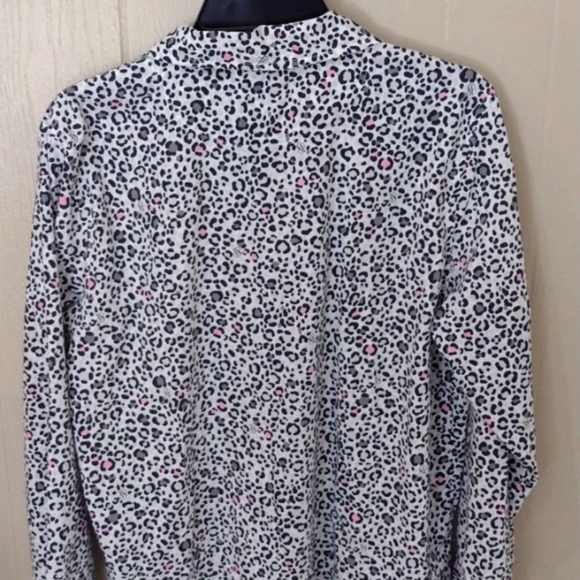 Victoria's Secret Pajama Top size Medium Animal print - Picture 5 of 8